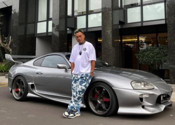 Mengintip Garasi Miliaran Uya