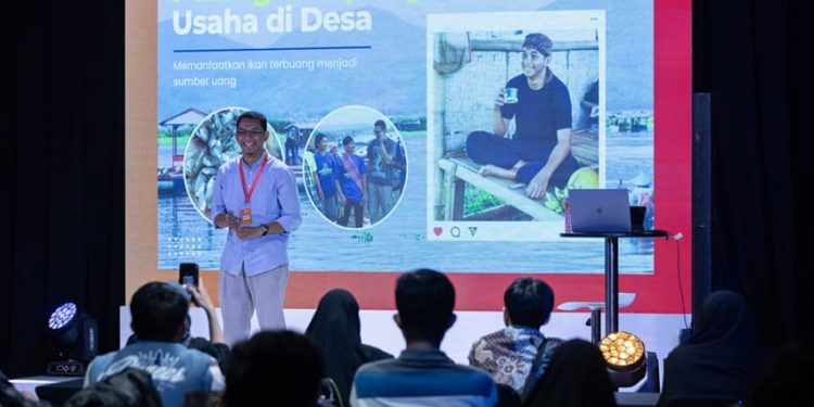 Karyawan Migas Alih Profesi Jadi Pengepul Sampah Ikan dengan Omzet Ratusan Juta
