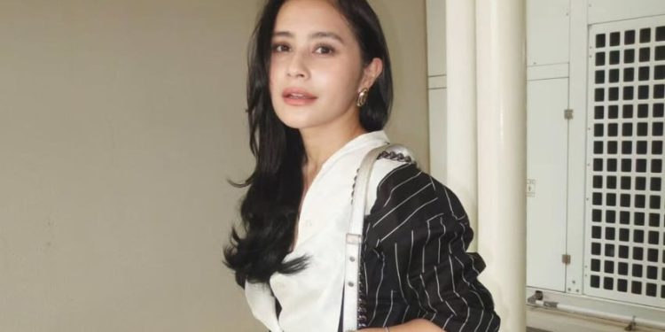 Prilly Latuconsina Dilarikan ke RS akibat Muntah dan Demam Tinggi