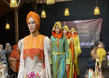 Tenun Gaya Wignyo Rahadi Menceritakan Khas Nusantara dalam Setiap Motif Desain