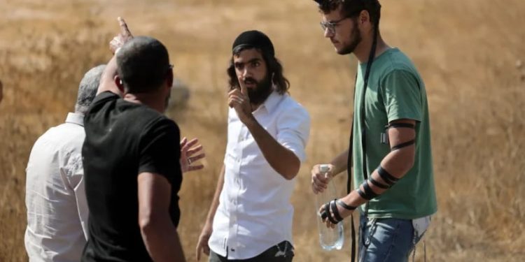 10 Warga Palestina Cedera Akibat Serangan Pemukim Ilegal di Tepi Barat