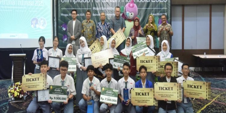 5 Anak Petani Berprestasi Dapat Golden Ticket IPB University, Berikut Daftar Namanya