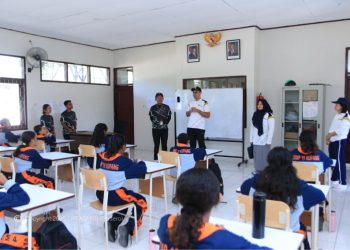 Peduli Pendidikan Siswa Prasejahtera di Kupang oleh Asabri