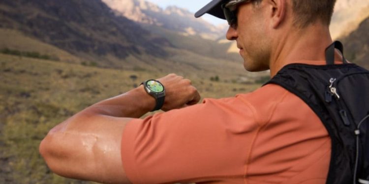Jam Tangan Pintar Fashionable dengan Akurasi Presisi untuk Olahraga dan Daya Tahan Baterai 21 Hari