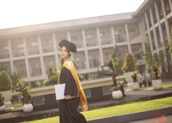 Kisah Wisudawan Termuda S2 UGM Amanda Eka Lupita di Usia 22 Tahun