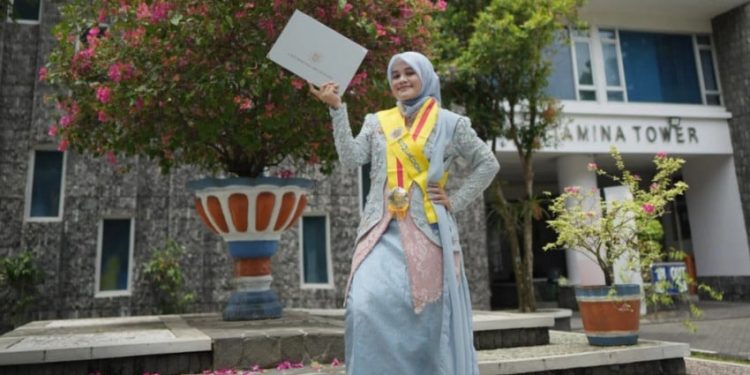 Kunci Sukses Raih Gelar Doktor di UGM dalam Dua Tahun dan Motivasi Khususnya