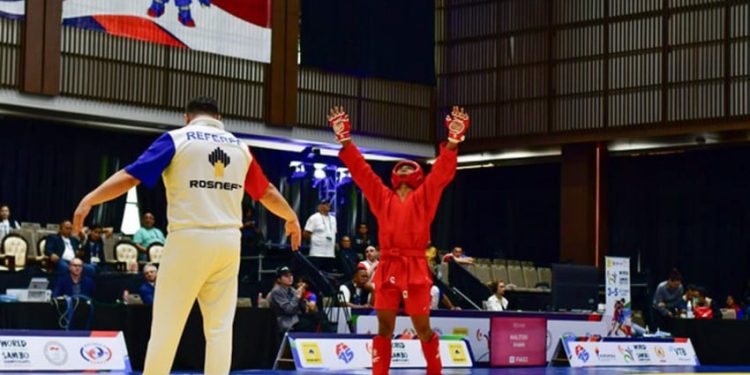 Handezka Vaktorias Persembahkan Medali Perunggu Pertama untuk Indonesia di Kejuaraan Dunia Sambo