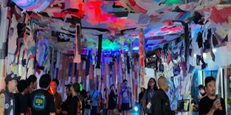 Rayakan 10 Tahun, Synchronize Fest 2025 Ubah Sampah Plastik Jadi Dekorasi Unik