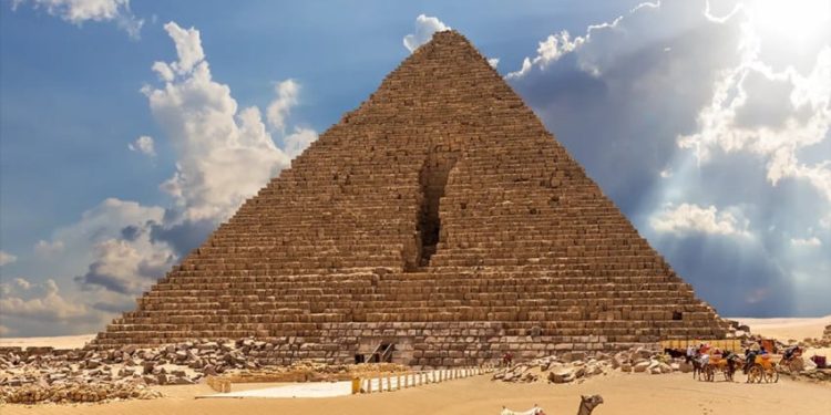 Anomali Ganjil di Piramida Menkaure Mesir Terungkap