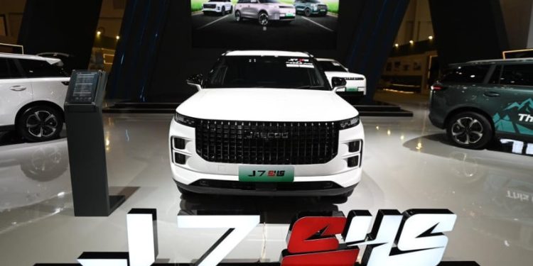 Jaecoo J7 Masuk 10 Besar Terlaris di Inggris dengan Spesifikasi Hybrid 1.300 KM GJAW 2025