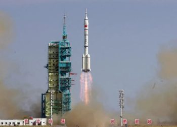 Jendela Retak Roket China Dinilai Tidak Aman untuk Menjemput Astronot di Antariksa