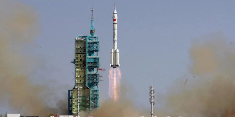 Jendela Retak Roket China Dinilai Tidak Aman untuk Menjemput Astronot di Antariksa
