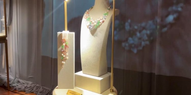 Kolaborasi Clemence Ellery dan Didiet Maulana Angkat Batik ke Fine Jewelry dalam Koleksi Asmara Puspa