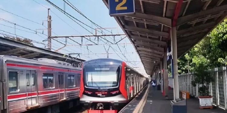 KRL Jakarta-Bogor Normal Kembali Setelah Gangguan di Depok