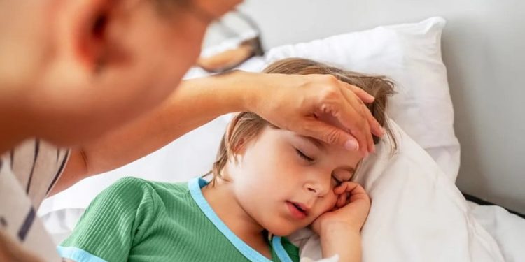 Musim Hujan Tingkatkan Risiko Anak Batuk Pilek, Simak Tips Meredakannya Tanpa Obat