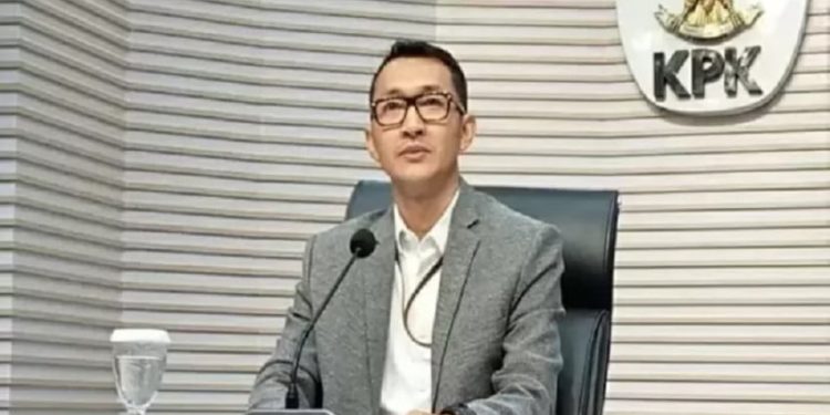 OTT Gubernur Riau, Tenaga Ahli Serahkan Diri ke KPK