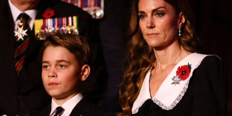 Penampilan Perdana Pangeran George di Festival Remembrance Bersama Ibu Kate Middleton