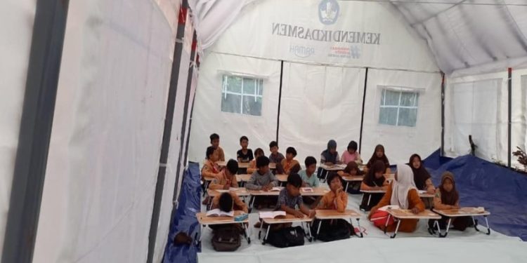 1.009 Sekolah Terkena Bencana di Sumatera, Kemendikdasmen Salurkan Dana Darurat