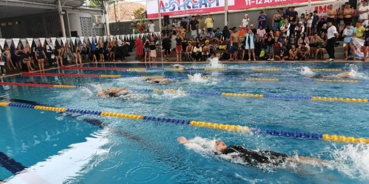 Antusiasme Tinggi, Kejuaraan Renang Estafet Nika 2025 Menjangkau 170 Peserta
