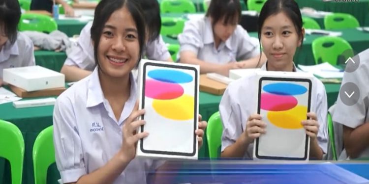 Ribuan Siswa Thailand Dapat iPad untuk Belajar di Mana Saja dan Kapan Saja