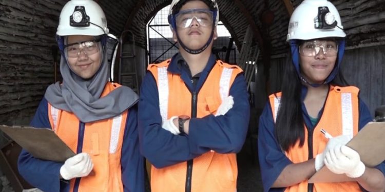 Jurusan Teknik Terbaik di PTN dan PTS 2025 Lengkap dengan Daftarnya