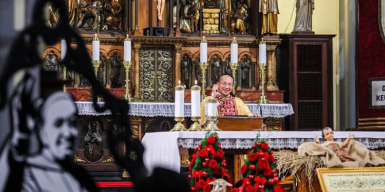 Ucapan Natal 2025 dan Tahun Baru 2026 dalam Bahasa Inggris Beserta Artinya Lengkap
