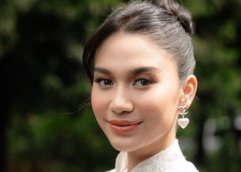 Pakaian Melayat Azizah Salsha di Rumah Duka Ayah Arhan Jadi Sorotan, Kenapa?