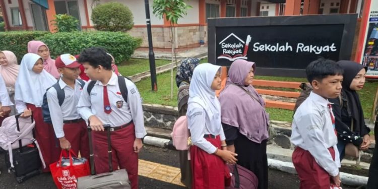 Jalur Afirmasi Perguruan Tinggi untuk Lulusan Sekolah Rakyat Diberikan Pemerintah