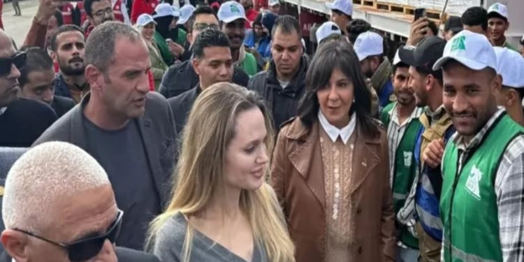 Angelina Jolie Kunjungi Perbatasan Rafah, Soroti Hambatan Bantuan ke Gaza