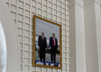 Foto Trump dan Putin Hiasi Gedung Putih, Isyarat Perdamaian Dua Negara Adikuasa?