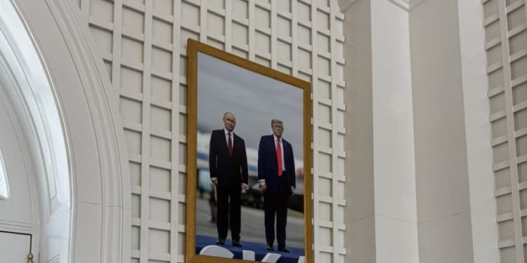 Foto Trump dan Putin Hiasi Gedung Putih, Isyarat Perdamaian Dua Negara Adikuasa?