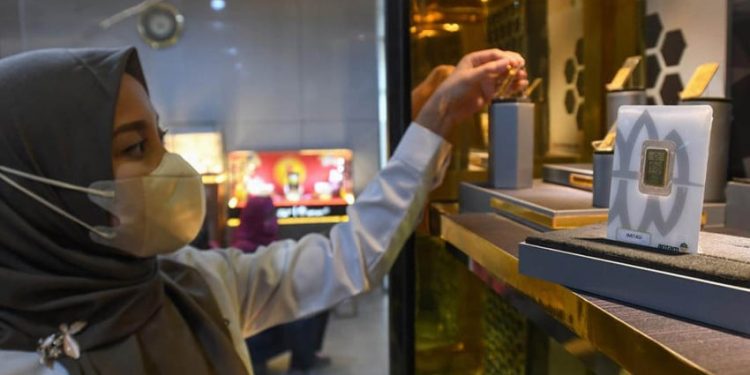 Harga Emas Capai Rp3 Juta/Gram, Pedagang Katakan Masyarakat Antusias Membeli