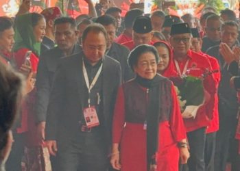 Megawati dan Prananda Prabowo Tiba di Arena Rakernas PDIP