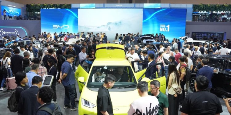 Penjualan Mobil Listrik di Indonesia Melonjak 49% Meninggalkan Pasar Mobil Bensin