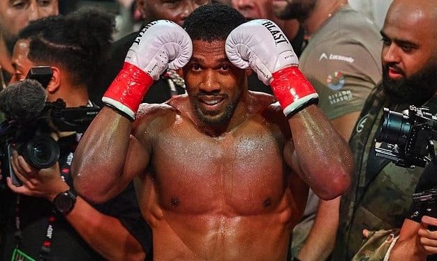 Petinju Anthony Joshua Pensiun Setelah Kecelakaan Mobil?