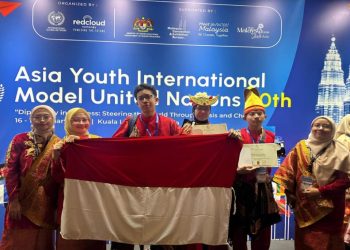 Siswa SMA Labschool Jakarta Menangkan Penghargaan Tertinggi di AYIMUN Malaysia