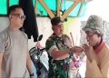 Sujud Syukur, Kakek Penjual Es Gabus Terima Hadiah Umrah dari Kreator Malaysia