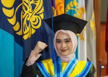 Perjalanan Maudatinur dari Aceh Singkil hingga Lulus Sarjana Keperawatan dalam 3,5 Tahun