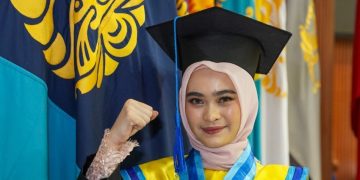 Perjalanan Maudatinur dari Aceh Singkil hingga Lulus Sarjana Keperawatan dalam 3,5 Tahun