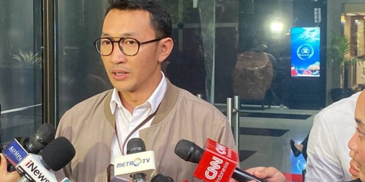 OTT Pejabat Bea Cukai KPK Amankan 3 Kg Logam Mulia dan Uang Tunai Miliaran Rupiah