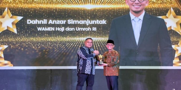 Raih Golden Leader 2026, Wamenhaj Soroti Fenomena Konten Kosong