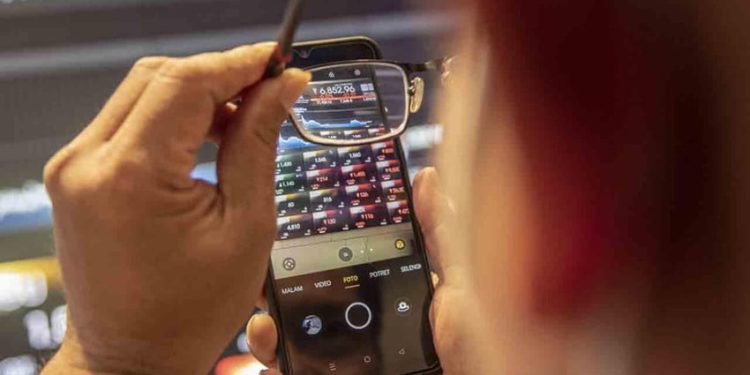 Seluruh Emiten Harus Penuhi Ketentuan Free Float 15 Persen pada Tahun 2029