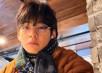 V BTS Tanpa Sadar Gunakan Lagu AI, Dituduh Mempromosikan