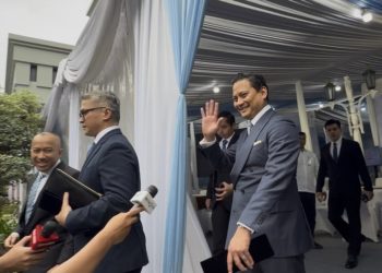 Thomas Djiwandono Diam dan Tersenyum setelah Dilantik sebagai Deputi Gubernur BI